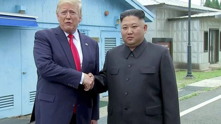 Τραμπ: Δεν νομίζω ότι είναι η κατάλληλη στιγμή να επισκεφτώ τον Κιμ Γιονγκ Ουν