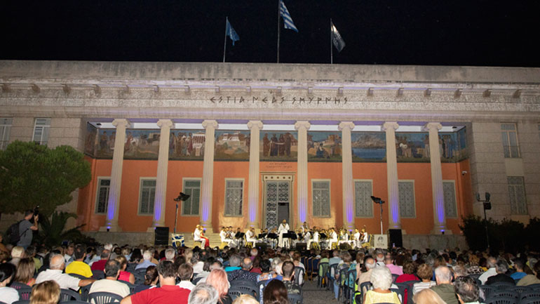 Η ΕΣΤΙΑ Νέας Σμύρνης βράβευσε τον μεγάλο μουσικοσυνθέτη  Μίμη Πλέσσα