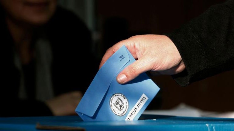 DW: Μάχη πολιτικής επιβίωσης για τον Νετανιάχου