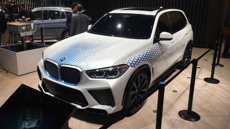 H BMW παρουσίασε στην έκθεση της Φρανκφούρτης το πρωτότυπο i Hydrogen NEXT 