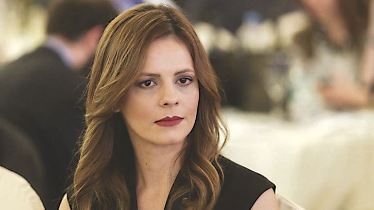 Αχτσιόγλου: Η κυβέρνηση γελοιοποιείται με την άγνοιά της στα εργασιακά