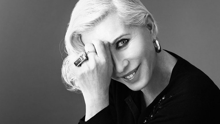 H Chiara Boni αποδεικνύει ότι η μόδα μπορεί να είναι βιώσιμη και κομψή