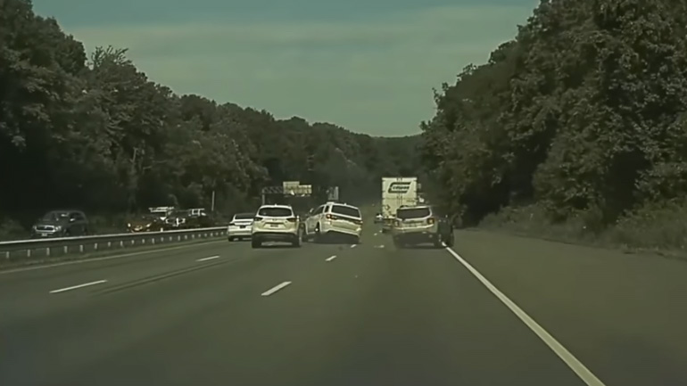 Τέτοιοι οδηγοί δεν πρέπει να κυκλοφορούν στους δρόμους!