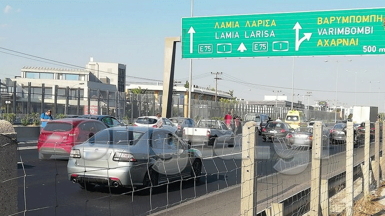 Καρέ – καρέ η στιγμή της σύγκρουσης τριών οχημάτων στην Ε.Ο. Αθηνών – Λαμίας