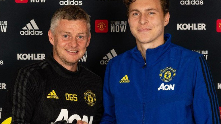 Μάντσεστερ Γιουνάιτεντ: Aνανέωσε μέχρι το 2024 ο Λίντελοφ