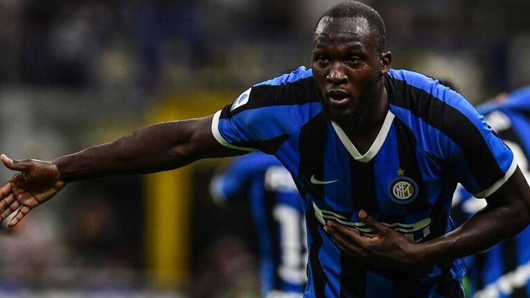 Αθωώθηκε η Κάλιαρι για τη ρατσιστική επίθεση στον Λουκάκου!