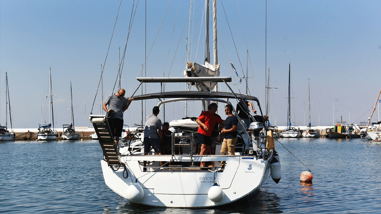 Συμβολικός διάπλους… απεξάρτησης στη Θεσσαλονίκη