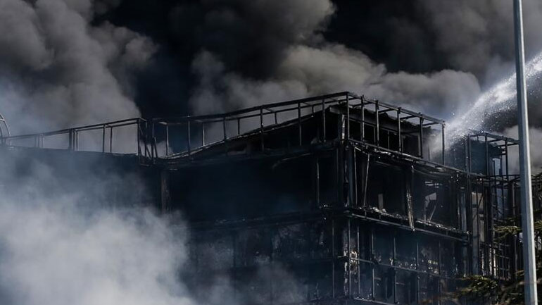 Τουρκία: Δύο πυροσβέστες τραυματίστηκαν από πυρκαγιά σε χημικό εργοστάσιο