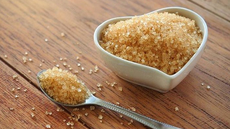 Καστανή ζάχαρη: Ο γλυκός σύμμαχος στη διατροφή μας