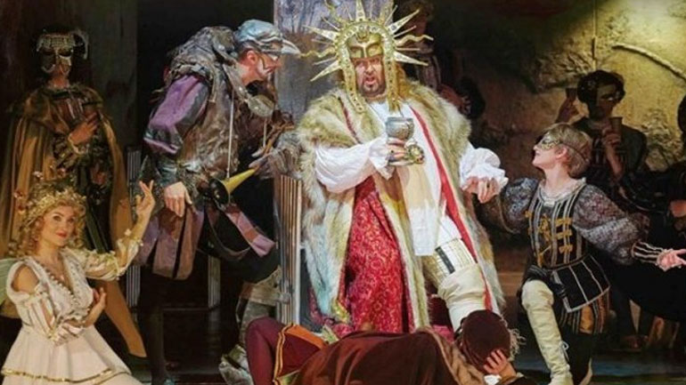 Το θέατρο St. Petersburg Chamber παρουσιάζει την όπερα του Βέρντι «Rigoletto»