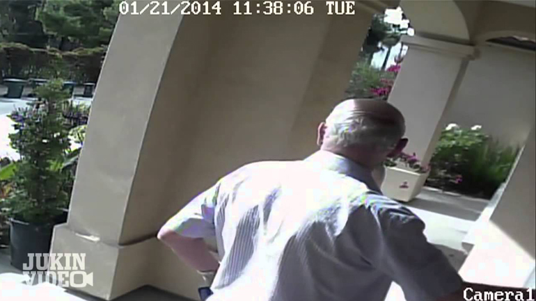 Δεν πήραν χαμπάρι τι βρισκόταν δίπλα τους!