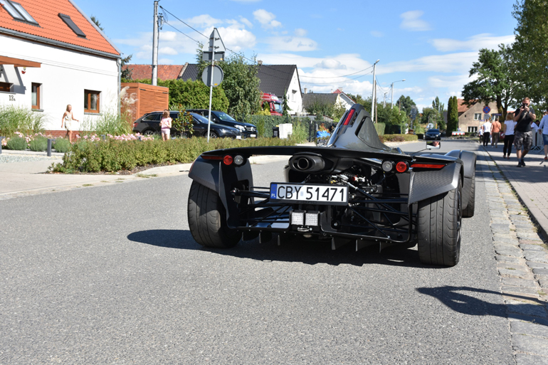 Από τις πίστες στο... δρόμο!