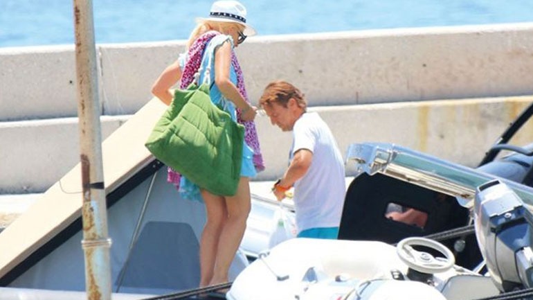 Πλάνα από τις διακοπές της Ελένης Μενεγάκη στο Μεγανήσι