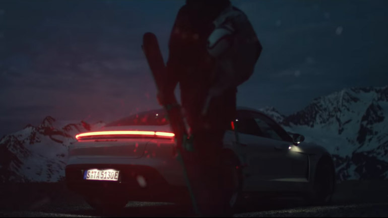 Ο Βίκινγκ και η Porsche Taycan