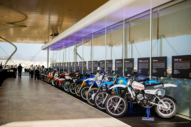 Η ιστορία της Yamaha σε μία μίνι έκθεση με σπάνιες μοτοσυκλέτες που έστησαν οι άνθρωποι της εταιρείας στο ίδρυμα Σταύρος Νιάρχος 