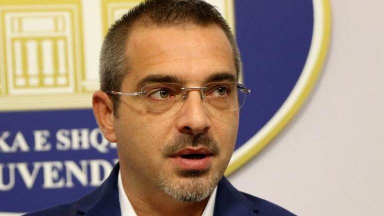 Εκτός φυλακής ο πρώην υπ. Εσωτερικών της Αλβανίας που κατηγορούνταν για υπόθεση ναρκωτικών