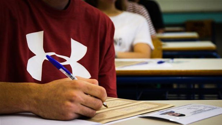 Υπεγράφησαν οι αποφάσεις για την απαλοιφή του θρησκεύματος και της ιθαγένειας από το απολυτήριο