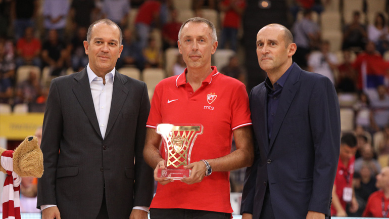 Βραβεύτηκε από τον Ολυμπιακό ο Μίλαν Τόμιτς