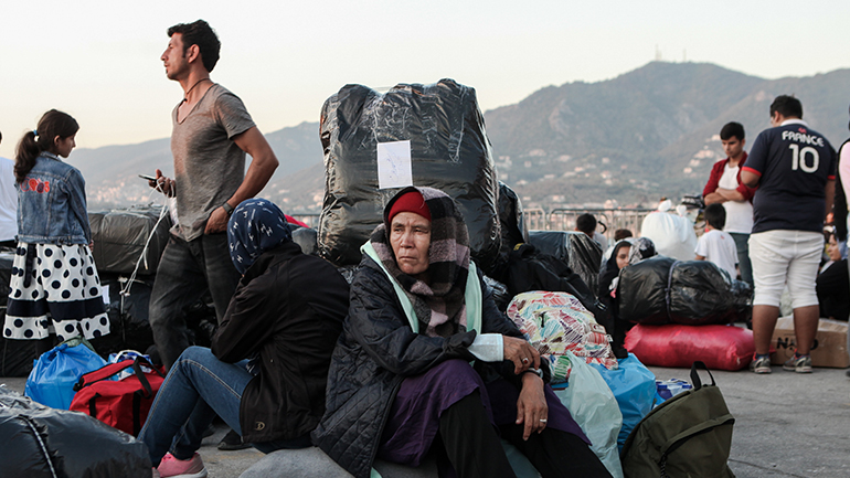 Έκτακτη σύσκεψη στο Μαξίμου για το προσφυγικό