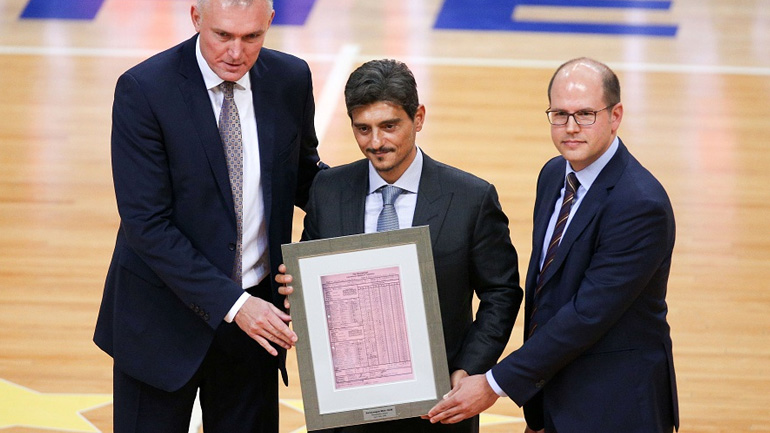 Το ξεχωριστό δώρο στον Δημήτρη Γιαννακόπουλο