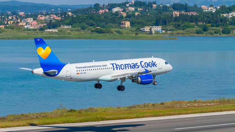 Βρετανία: Στα πρόθυρα κατάρρευσης η εταιρεία Thomas Cook, στον αέρα 22.000 εργαζόμενοι 