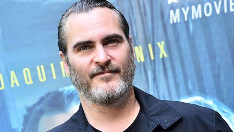 O Joaquin Phoenix παράτησε στη μέση συνέντευξη – Εξοργίστηκε από ερώτηση για το Joker