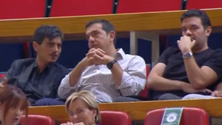 Στο ΟΑΚΑ για τον αγώνα του Παναθηναϊκού με τη Φενερμπαχτσέ ο Αλέξης Τσίπρας Στο ΟΑΚΑ για τον αγώνα του Παναθηναϊκού με τη Φενερμπαχτσέ ο Αλέξης Τσίπρας