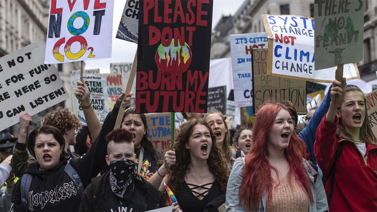 Κλιματική αλλαγή: Από τον δρόμο στον ΟΗΕ οι νέοι δίνουν τον τόνο για το κλίμα
