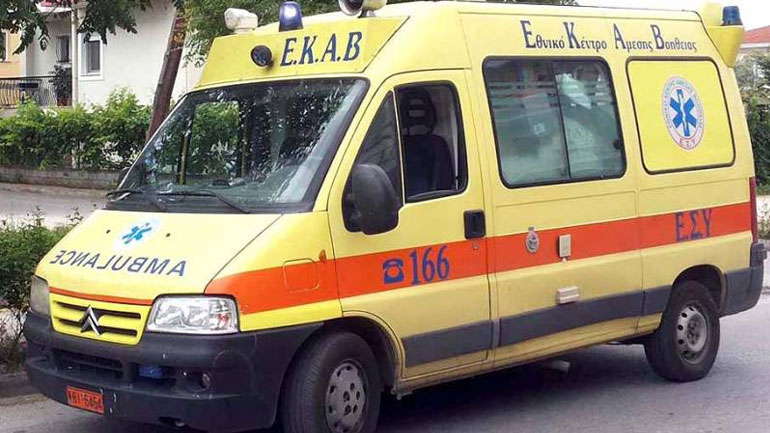 Σε κρίσιμη κατάσταση οπαδός που έπεσε από τον 3ο όροφο – Του είχαν στήσει καρτέρι