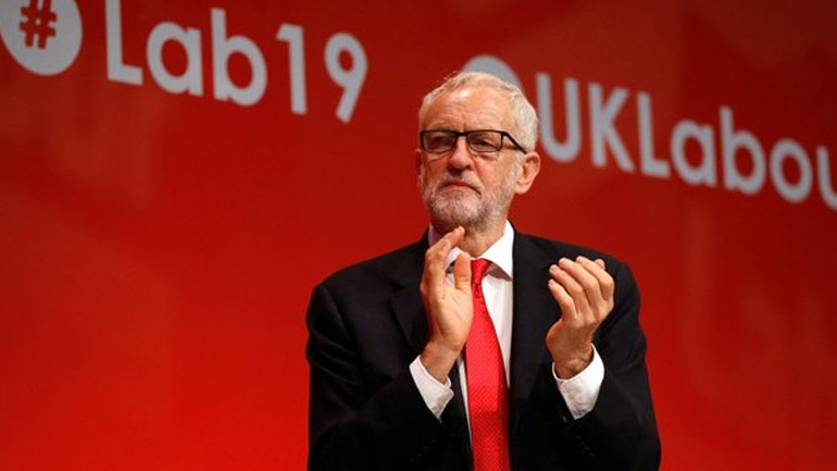 Brexit: Εσωκομματική νίκη Κόρμπιν στο συνέδριο των Εργατικών