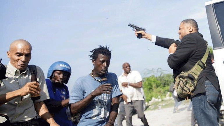 Αϊτή: Γερουσιαστής πυροβόλησε εναντίον διαδηλωτών και τραυμάτισε έναν φωτορεπόρτερ