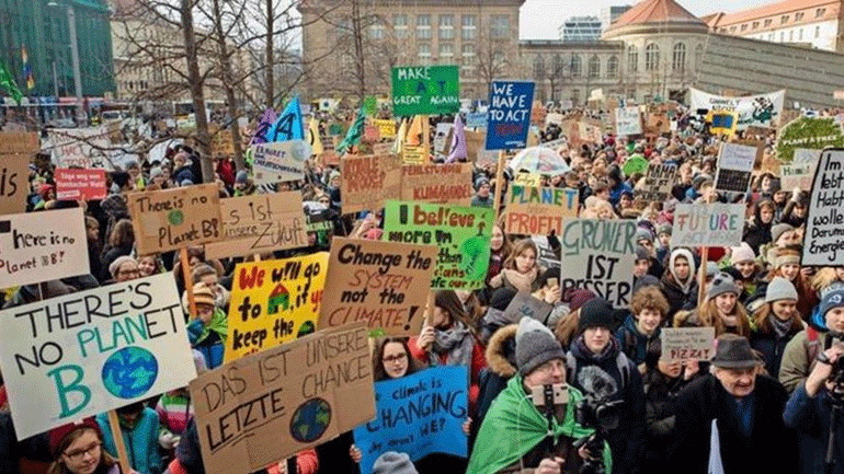 Ιταλός υπουργός Παιδείας σε μαθητές: Αφήστε το σχολείο και διαδηλώστε για το κλίμα
