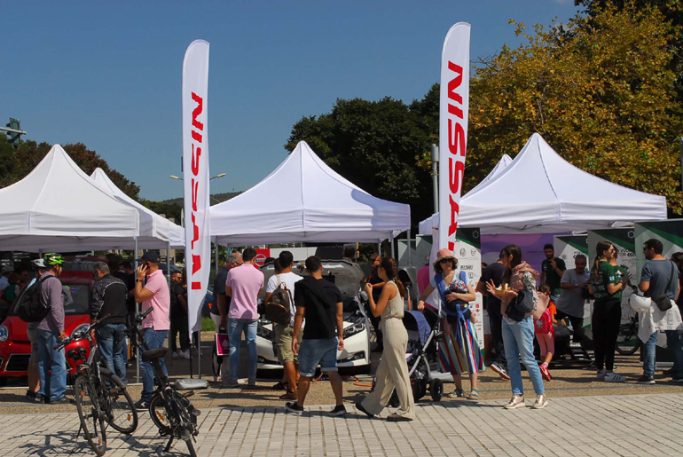 To ηλεκτρικό Nissan Leaf παίζει... πολύ