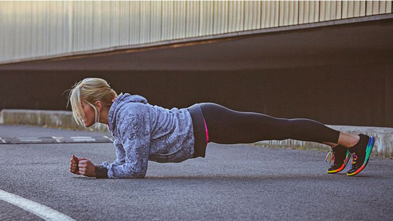 Η top άσκηση για γραμμωμένους κοιλιακούς