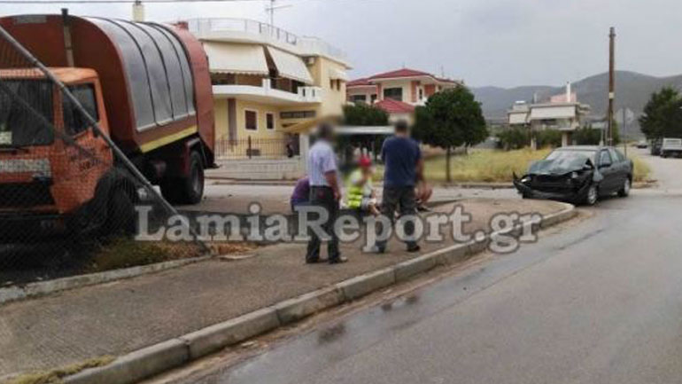 Λαμία: Σύγκρουση απορριμματοφόρου με αυτοκίνητο