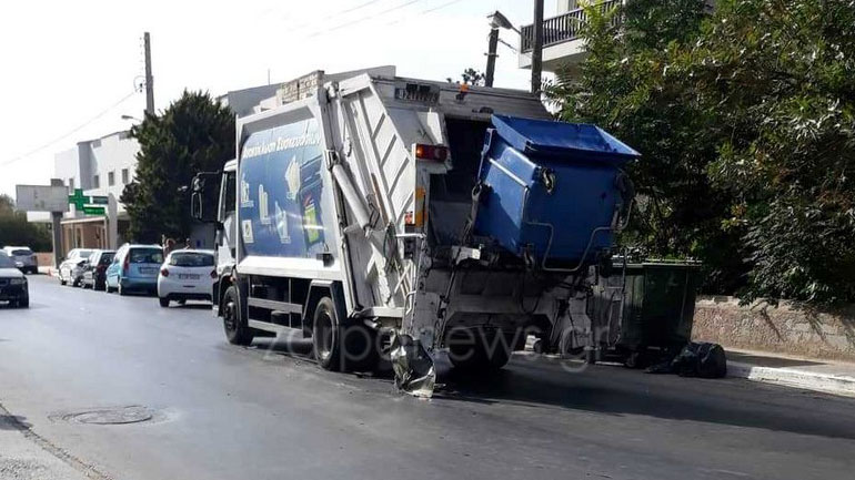 Τροχαίο ατύχημα στα Χανιά- Απορριμματοφόρο συγκρούστηκε με αυτοκίνητο