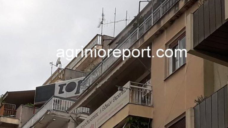 Αγρίνιο: Φωτιά σε διαμέρισμα 4ου ορόφου με απεγκλωβισμό άνδρα