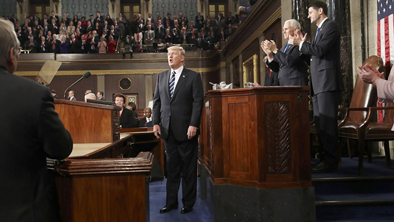 ΗΠΑ: Η Βουλή των Αντιπροσώπων θα προχωρήσει τη διαδικασία για την παραπομπή του Τραμπ