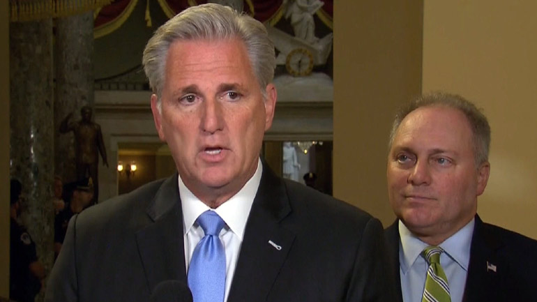 ΗΠΑ: Ο ηγέτης των Ρεπουμπλικανών στη Βουλή των Αντιπροσώπων τάσσεται ενάντια στην έρευνα για παραπομπή του Τραμπ