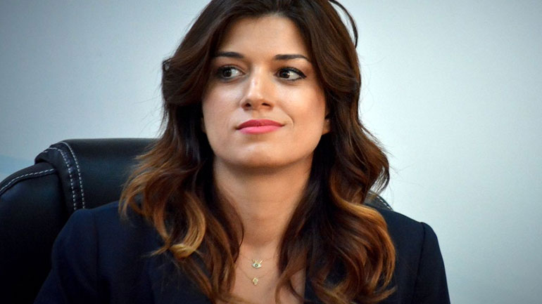 Κ. Νοτοπούλου: Γνώριζε ο κ. Θεοχάρης για την κατάσταση στην Thomas Cook;