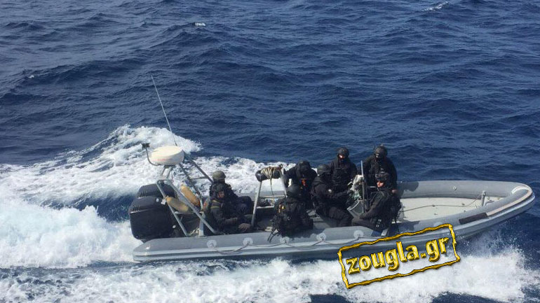 Καταδίωξη ναρκέμπορων στο Αιγαίο από τους βατραχανθρώπους του Λιμενικού Καταδίωξη ναρκέμπορων στο Αιγαίο από τους βατραχανθρώπους του Λιμενικού