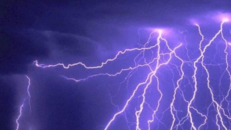 Τουλάχιστον 16.000 κεραυνοί και βροχή έως 108 χιλιοστά τα τελευταία δύο εικοσιτετράωρα