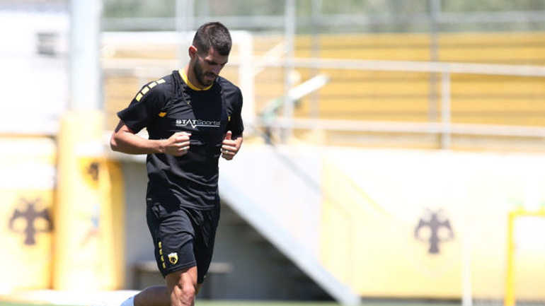 ΑΕΚ: Χωρίς Ολιβέιρα στην ενδεκάδα στο ντέρμπι με τον ΠΑΟΚ