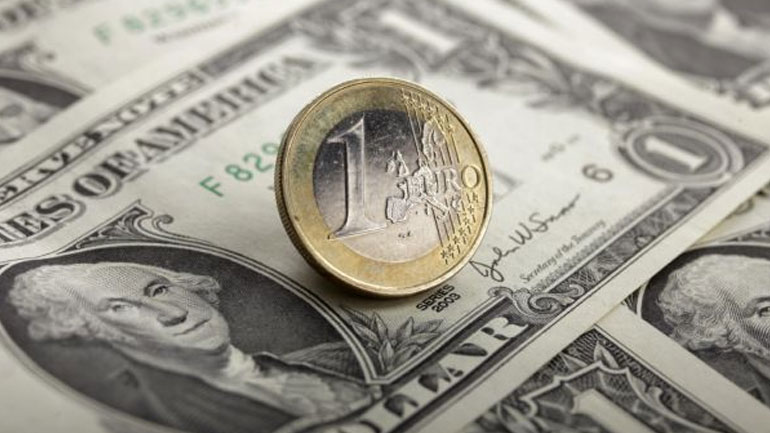 Το ευρώ υποχωρεί κατά 0,38%, στα 1,0982 δολάρια