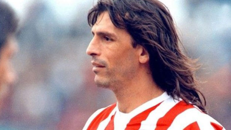 Οι Βιετκόγκ του Ολυμπιακού στον ποδοσφαιρικό Ράμπο φόρεσαν… ρόμπα