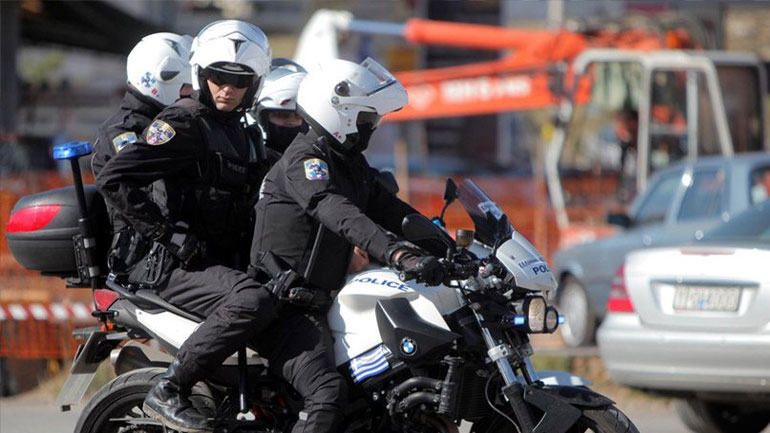 Καταδίωξη στην Εγνατία Οδό και δύο συλλήψεις για παράνομη μεταφορά μεταναστών