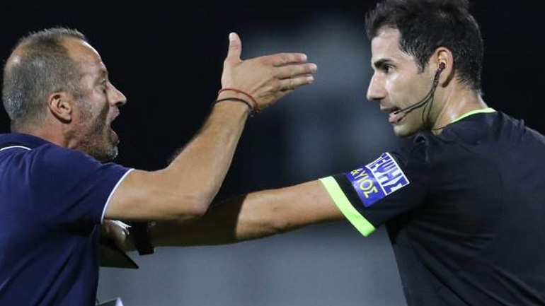 Κύπρος: Προπονητής κινήθηκε απειλητικά εναντίον διαιτητή!