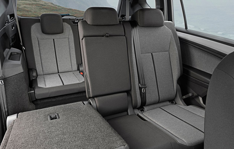 Αναδιπλώνεις όποιο κάθισμα σε βολεύει