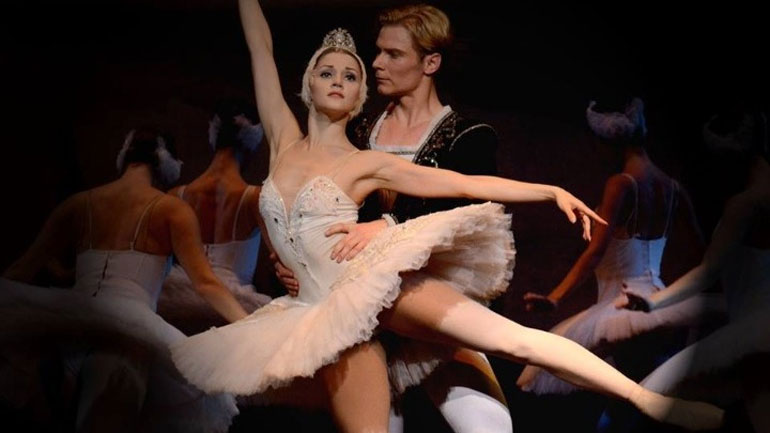 Η Λίμνη των Κύκνων στο Δημοτικό Θέατρο Πειραιά