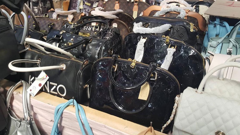 Μεγάλη επιχείρηση κατά του παρεμπορίου στη Λάρισα